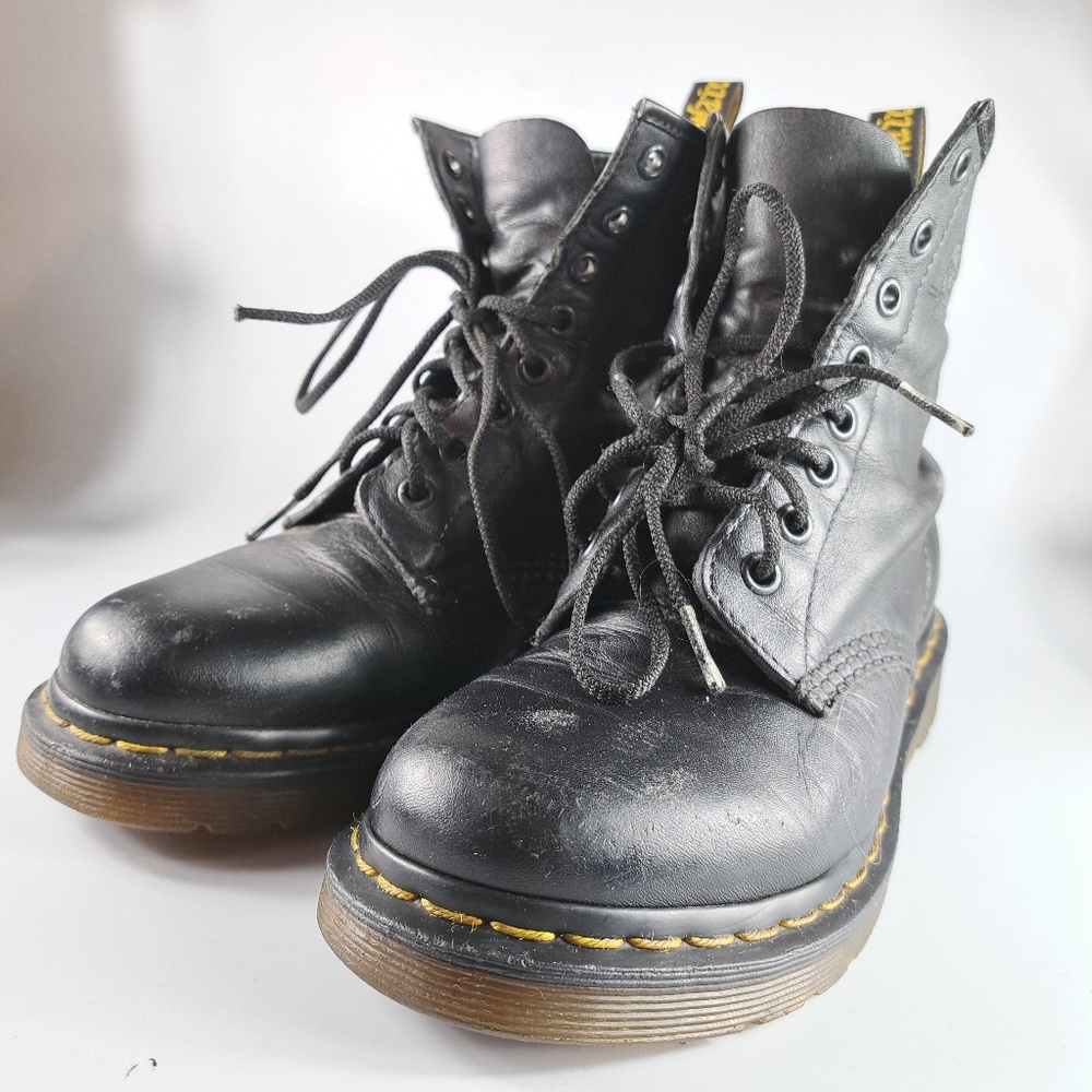 Dr. Martens 1480W Black Leather Ankle-High Boots Size 7 US